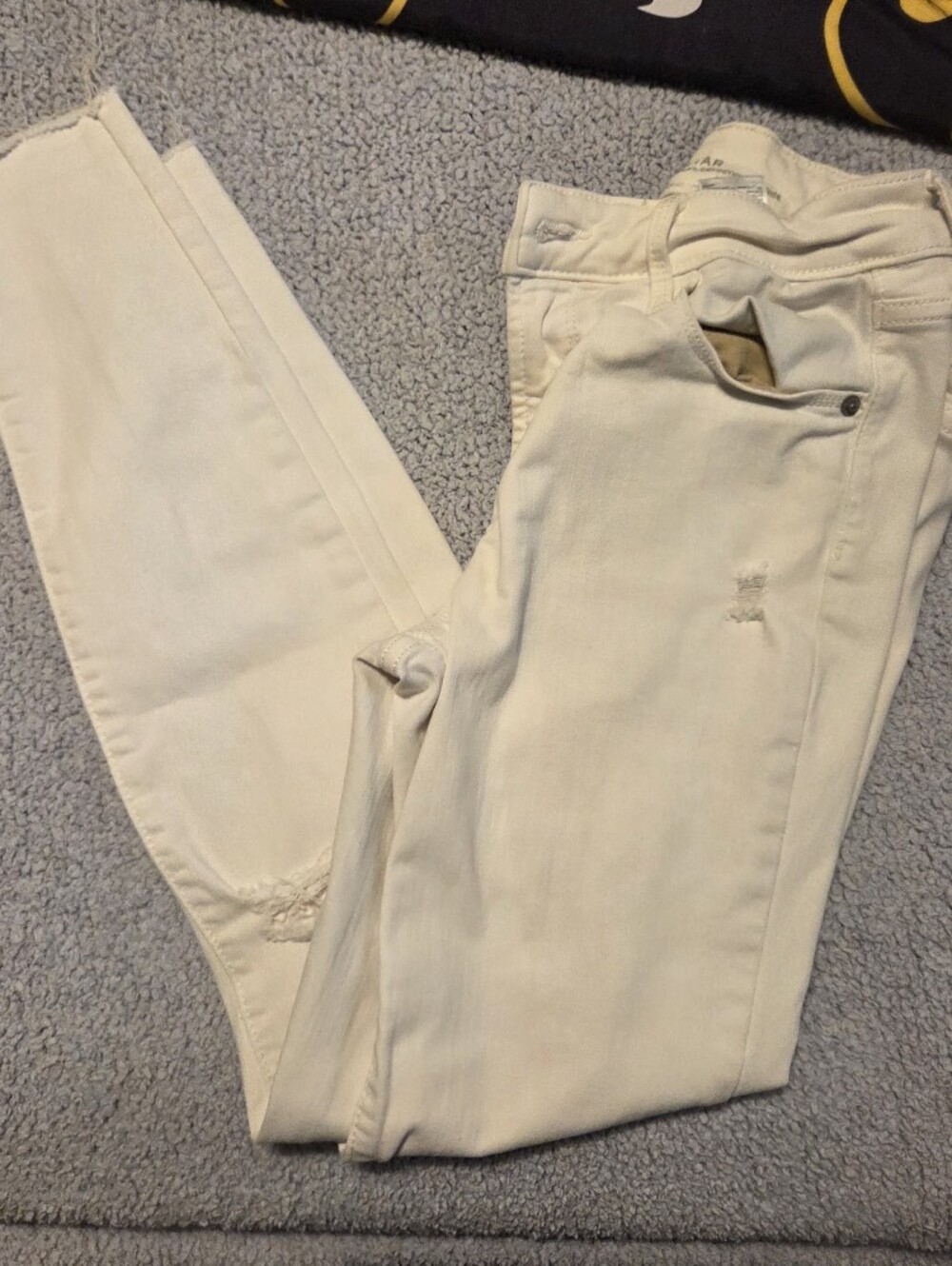 Old Navy Women's Cream Skinny Jeans - Slim Fit